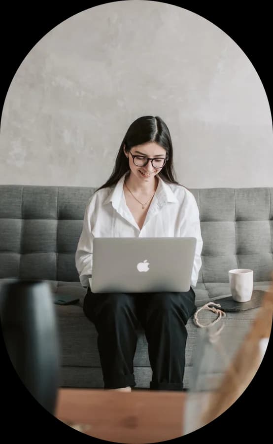 Beraterin im Video-Call